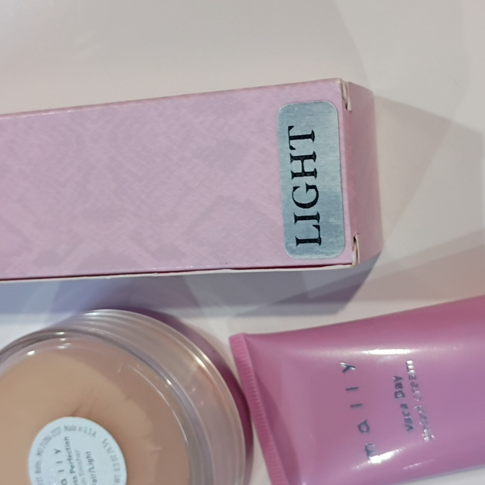 Mally Beauty Face Bundle | Primer & Setting Powder – Light - Picture 5 of 5